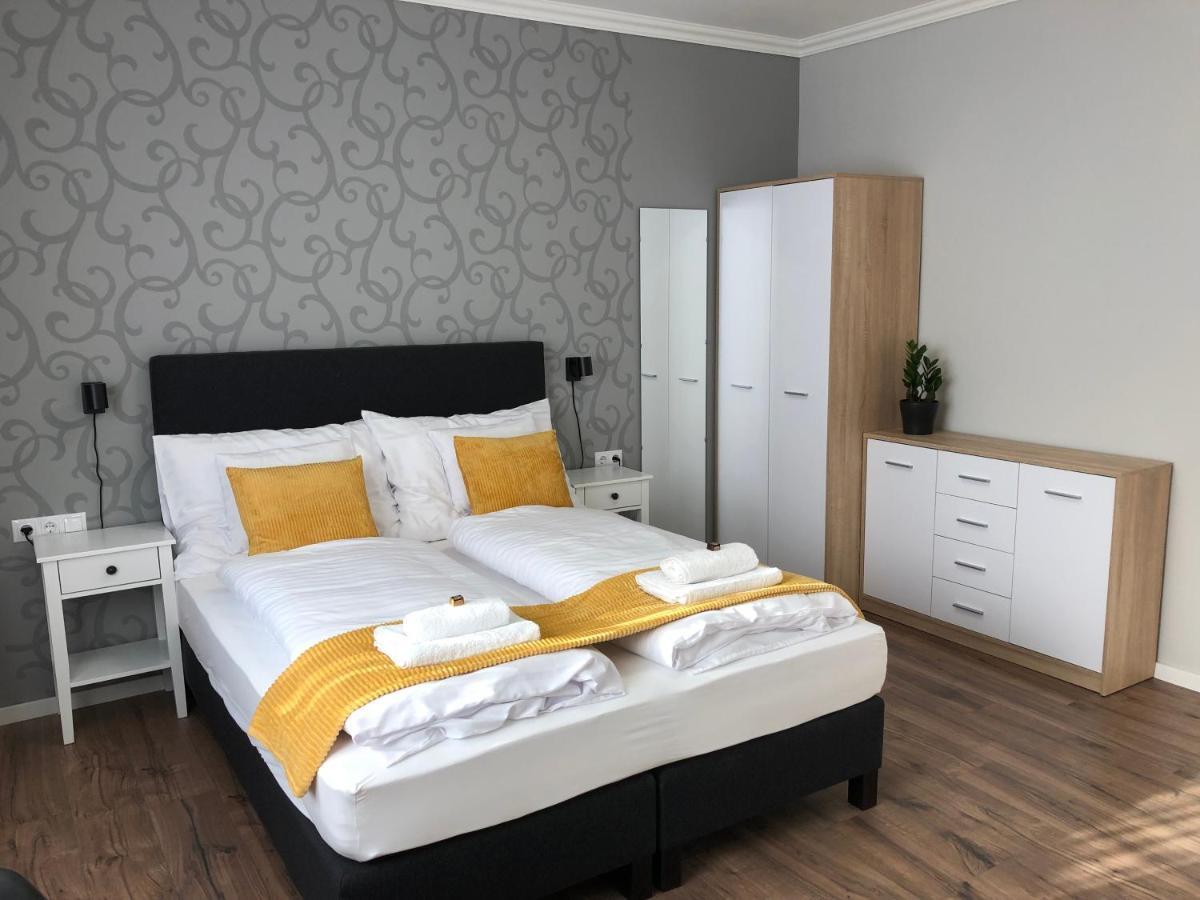 Illa Apartments Eger Bagian luar foto