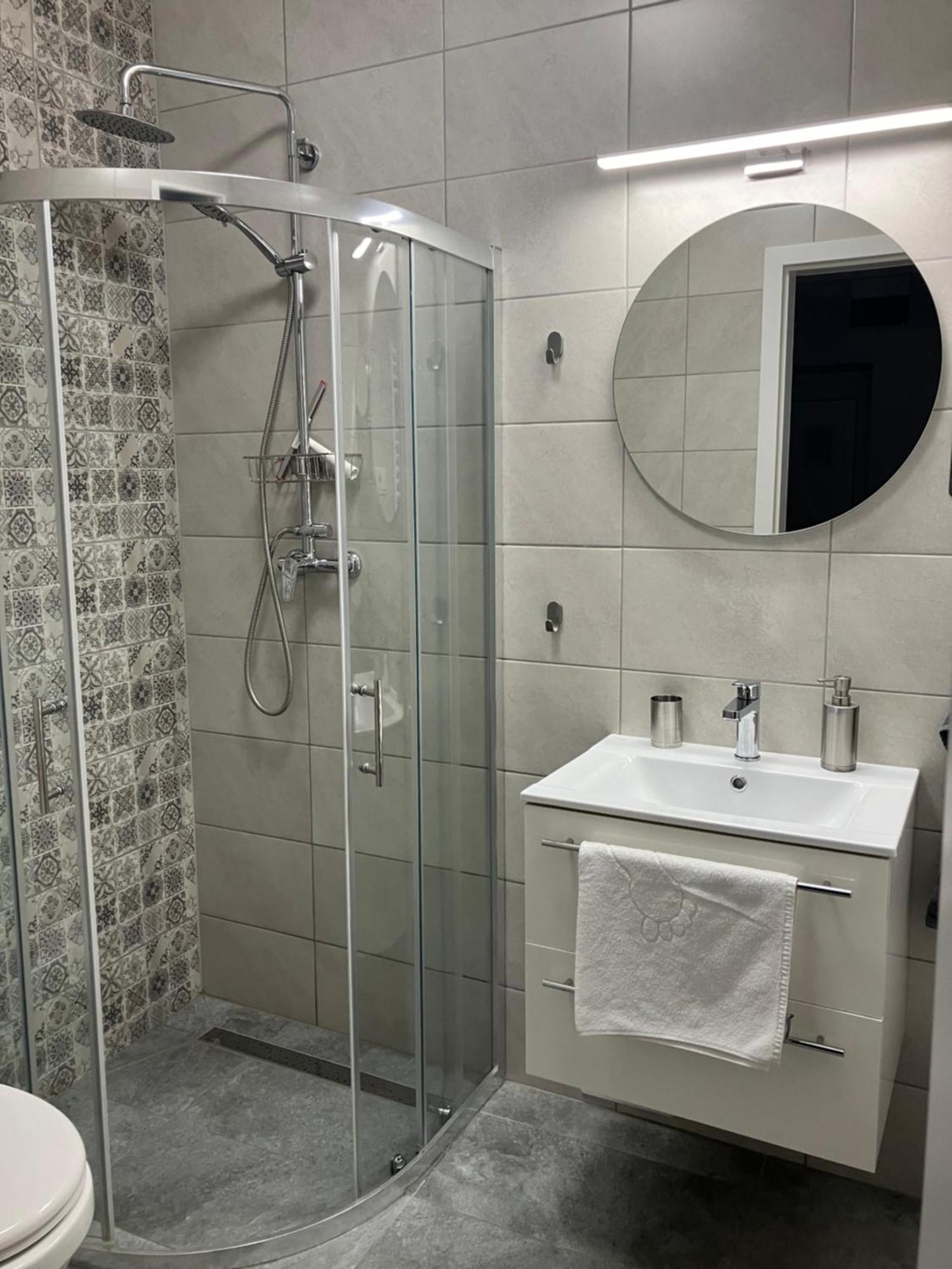 Illa Apartments Eger Bagian luar foto