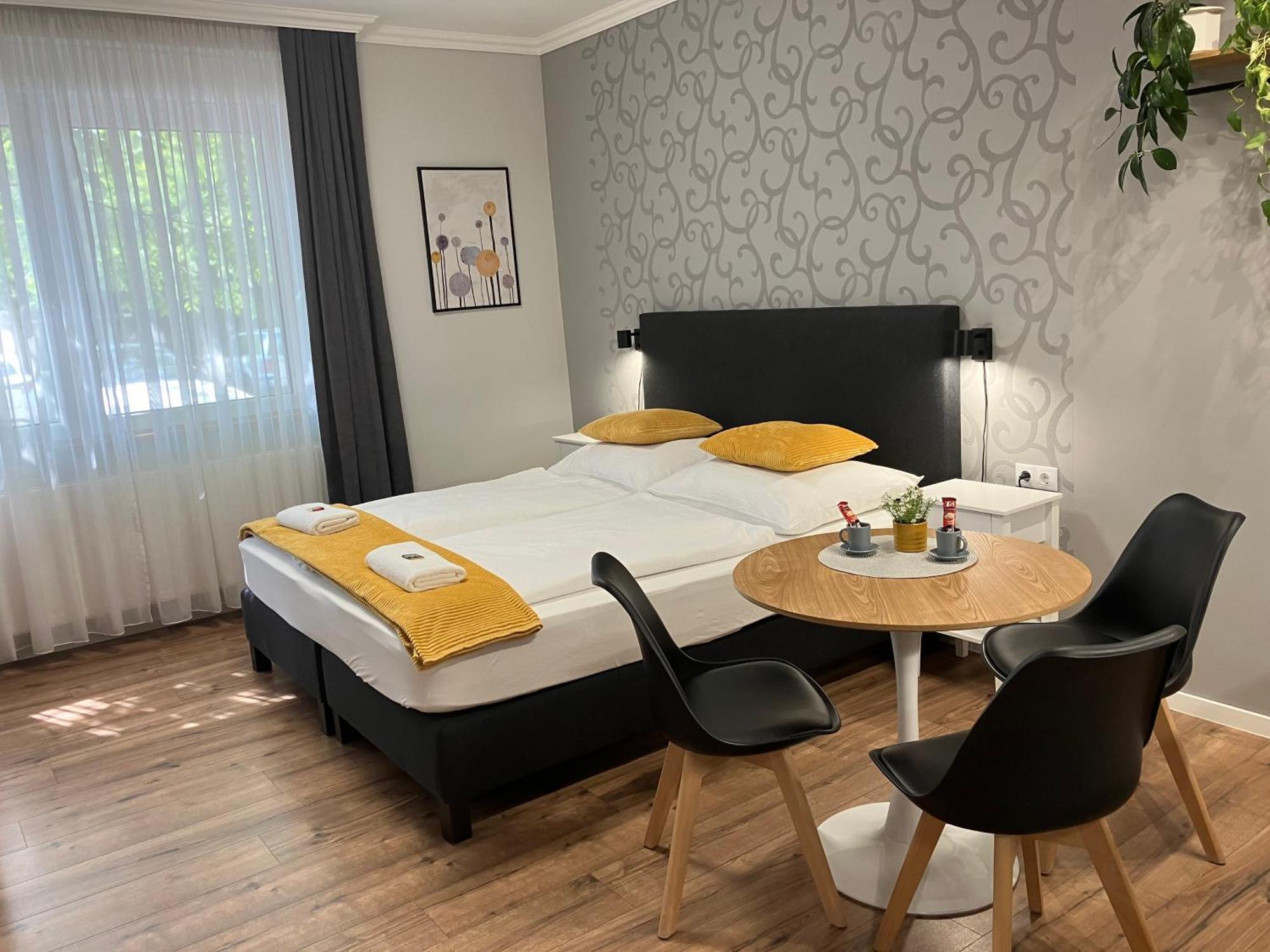 Illa Apartments Eger Bagian luar foto