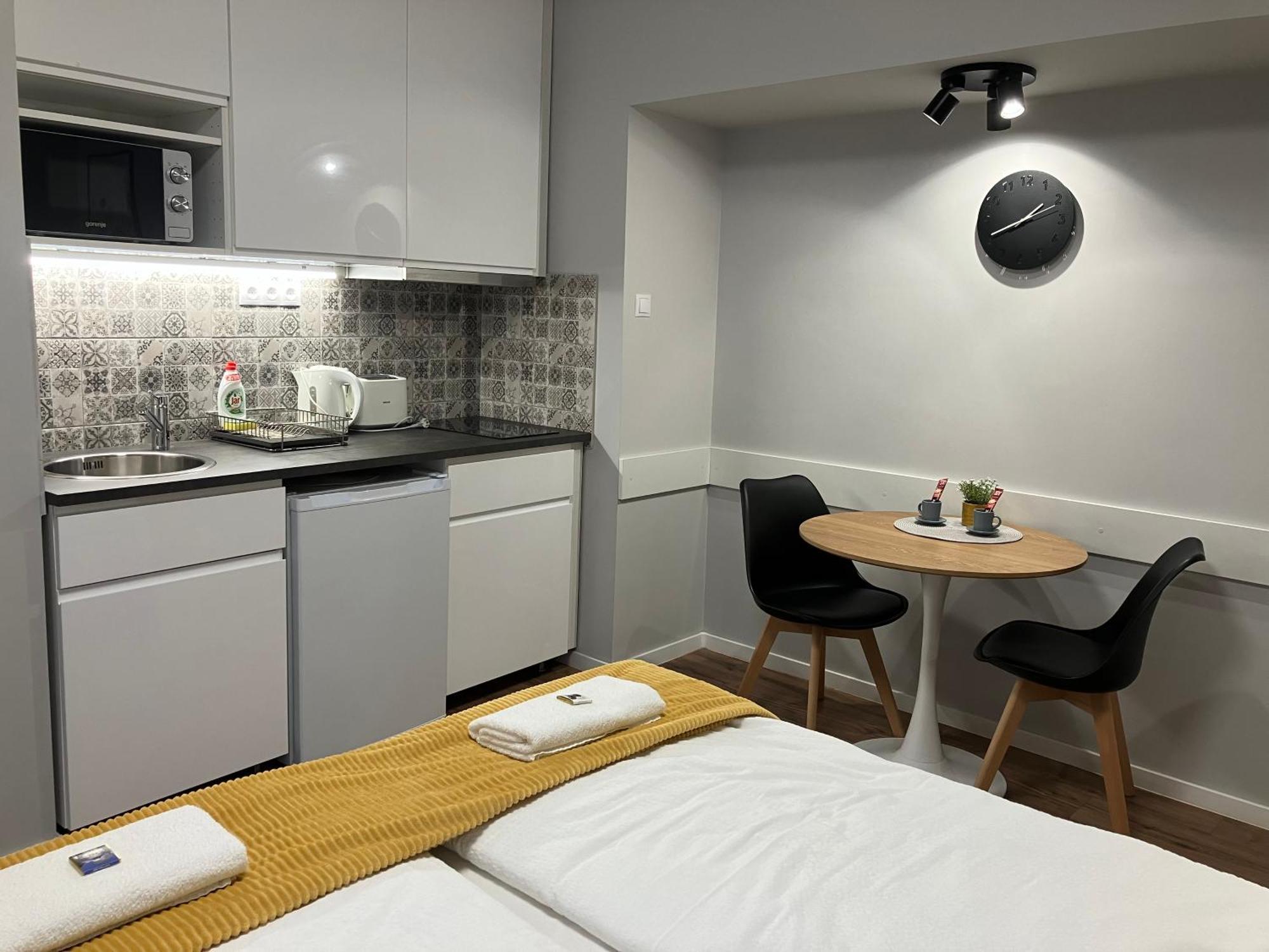 Illa Apartments Eger Bagian luar foto
