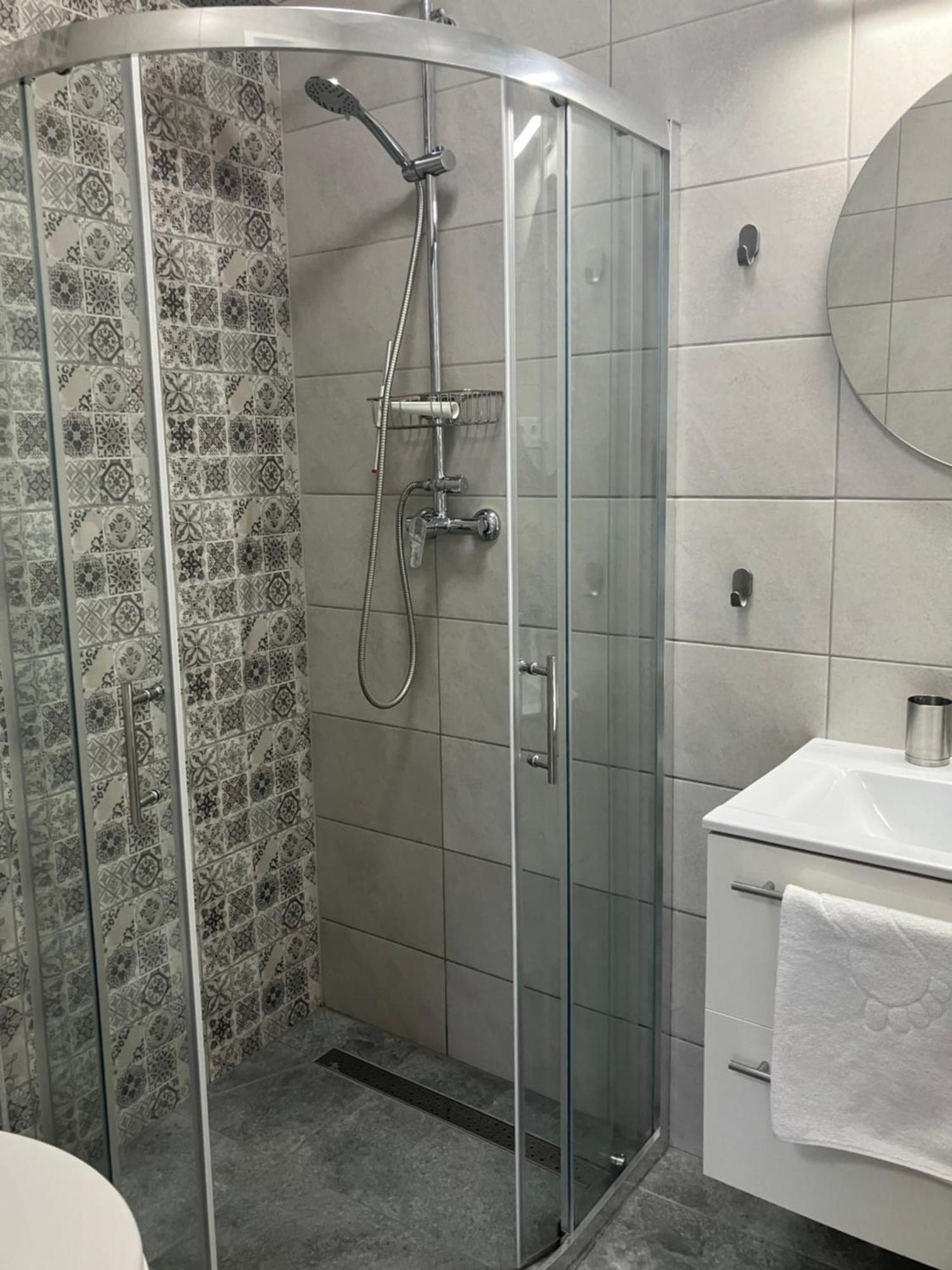 Illa Apartments Eger Bagian luar foto