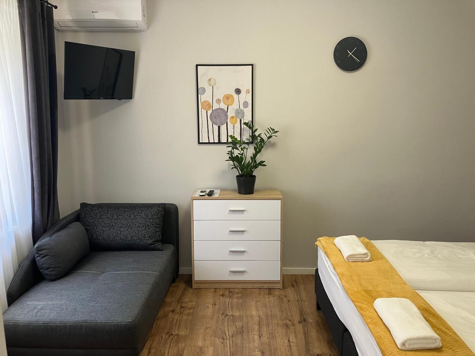 Illa Apartments Eger Bagian luar foto
