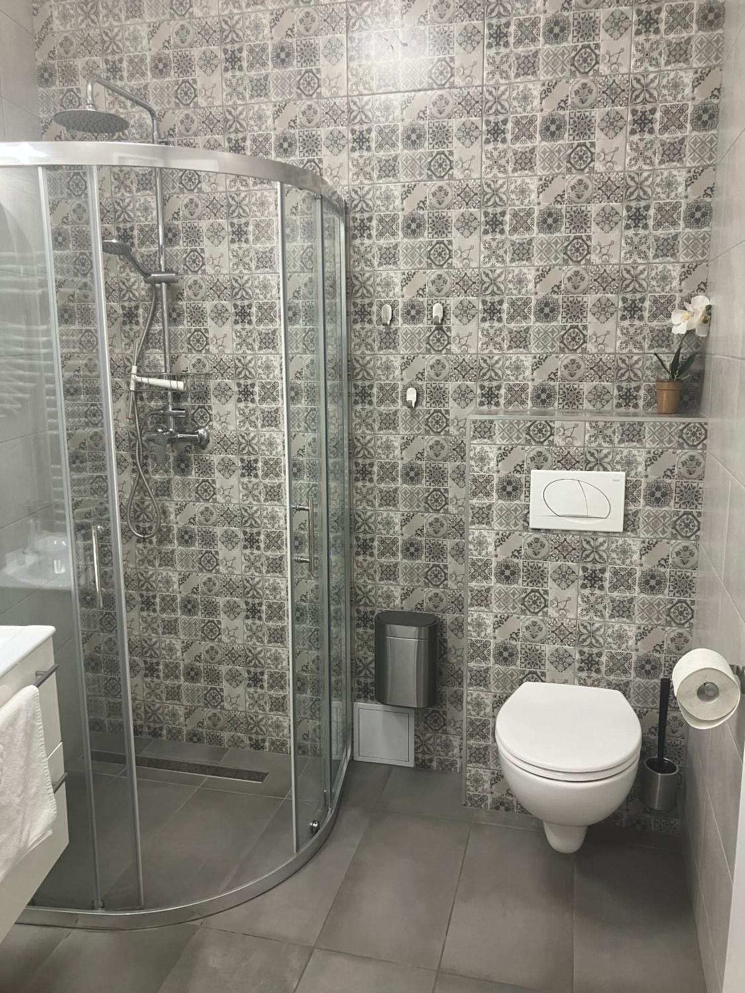 Illa Apartments Eger Bagian luar foto